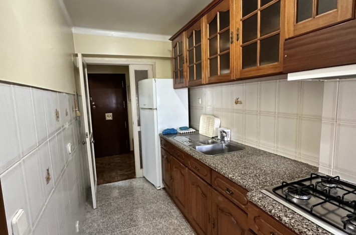 2 bedroom apartment next to Colombo Shopping Center
